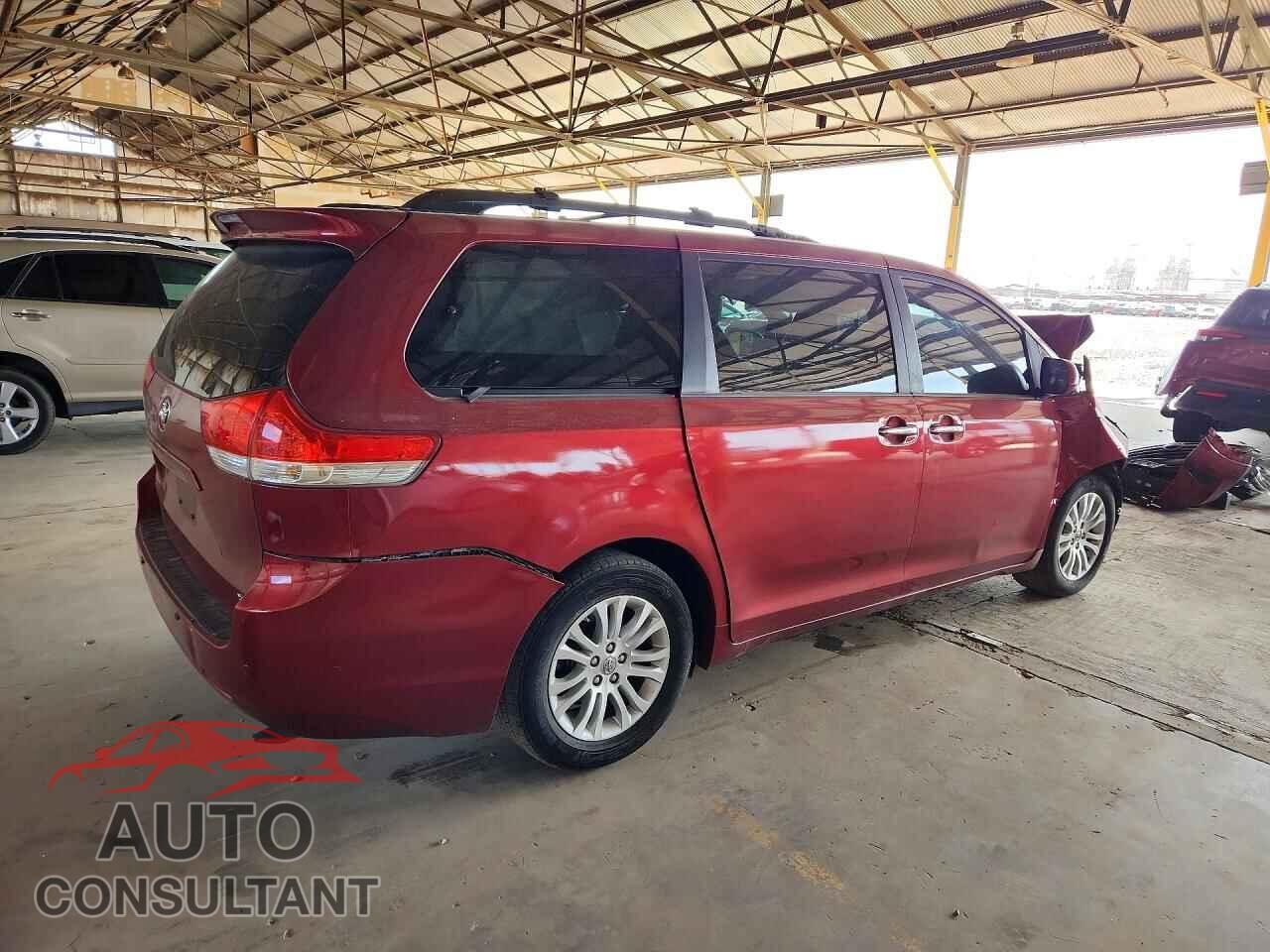 TOYOTA SIENNA 2013 - 5TDYK3DC8DS393672