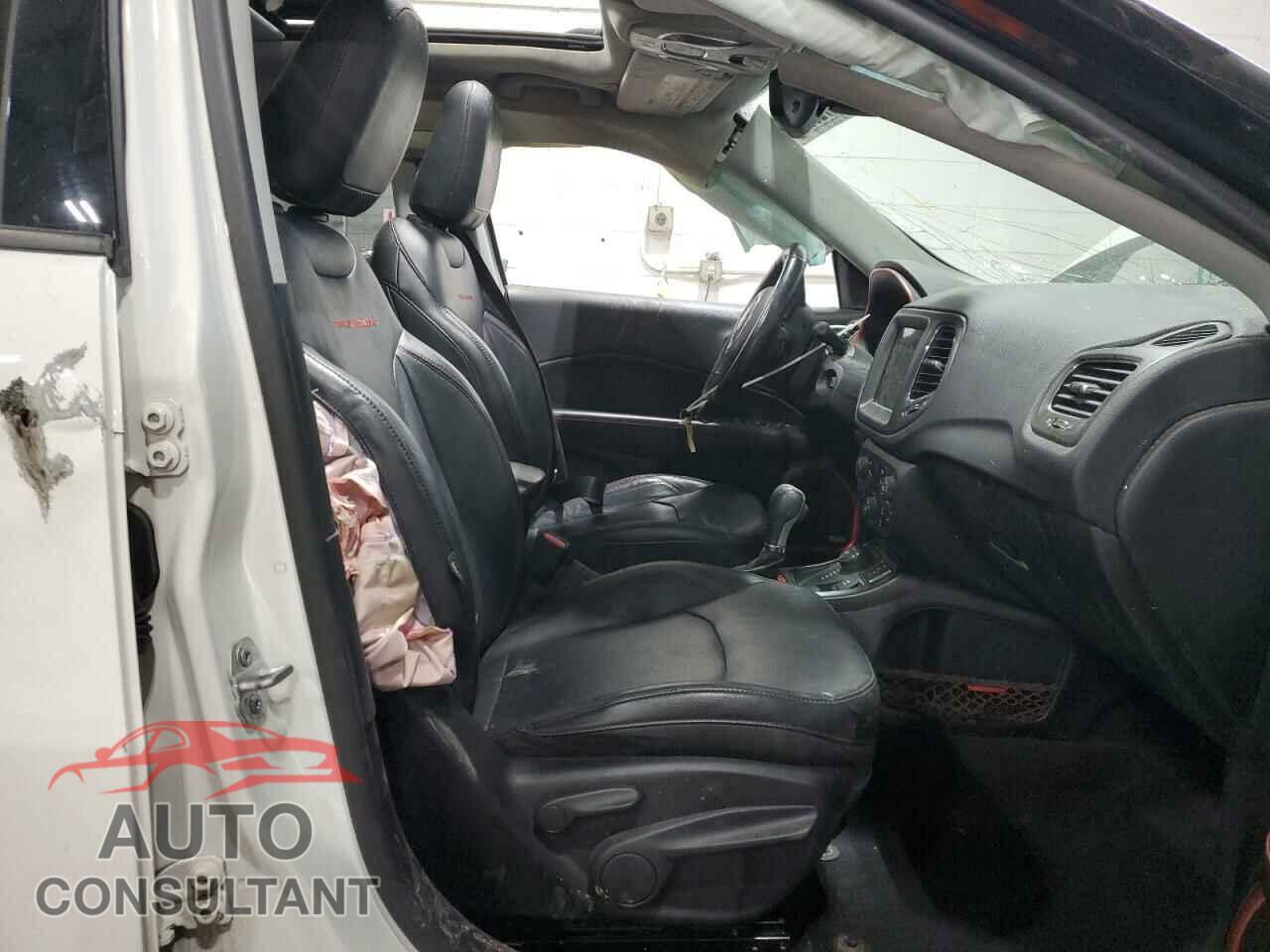 JEEP COMPASS 2017 - 3C4NJDDB9HT640776