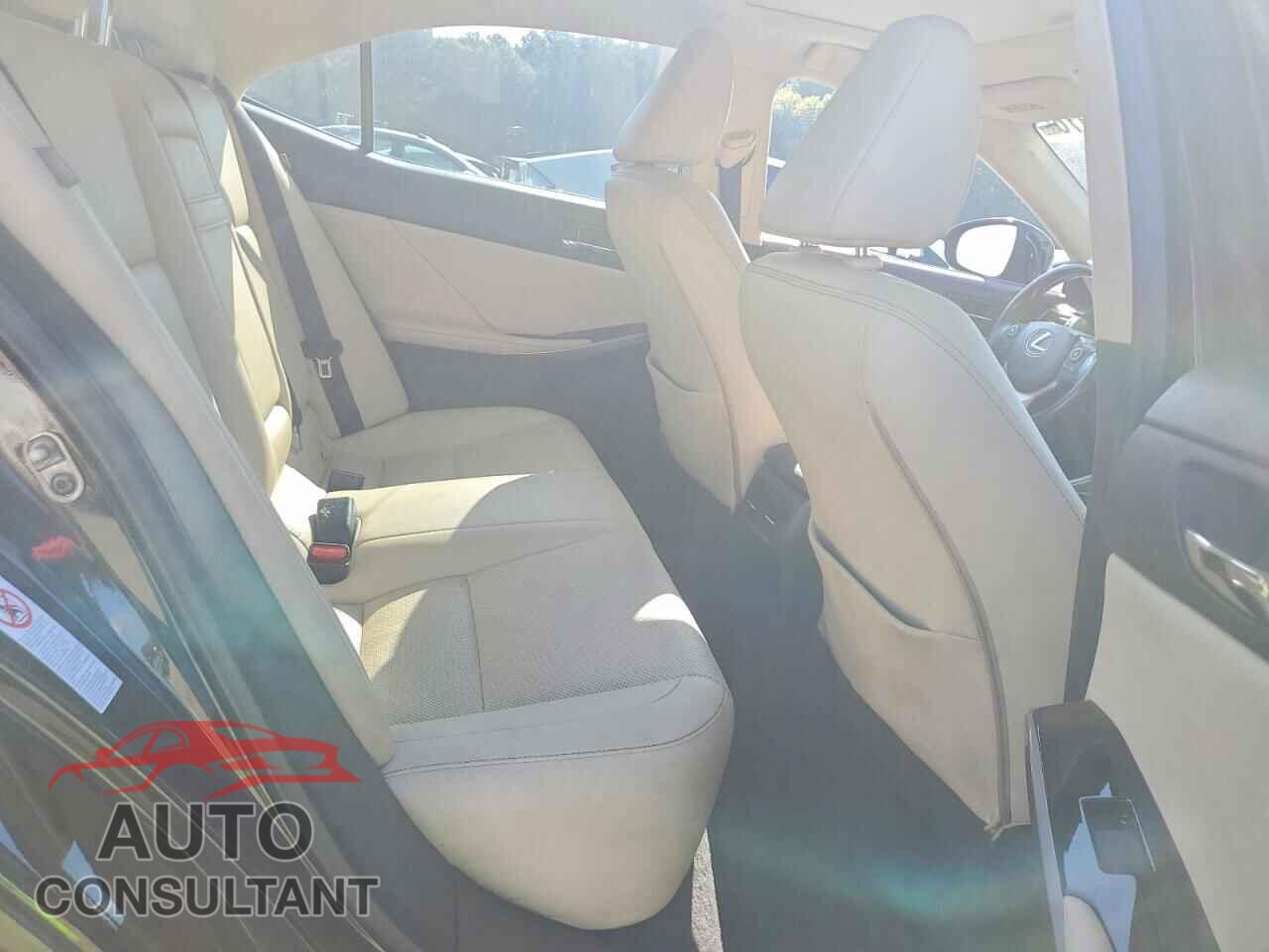 LEXUS IS 2015 - JTHBF1D2XF5075145