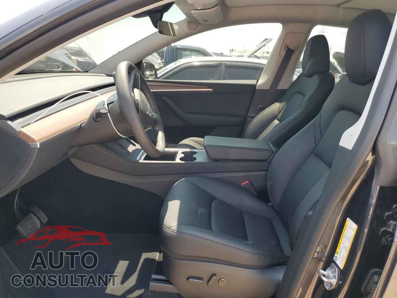 TESLA MODEL Y 2024 - 7SAYGDED3RF213219