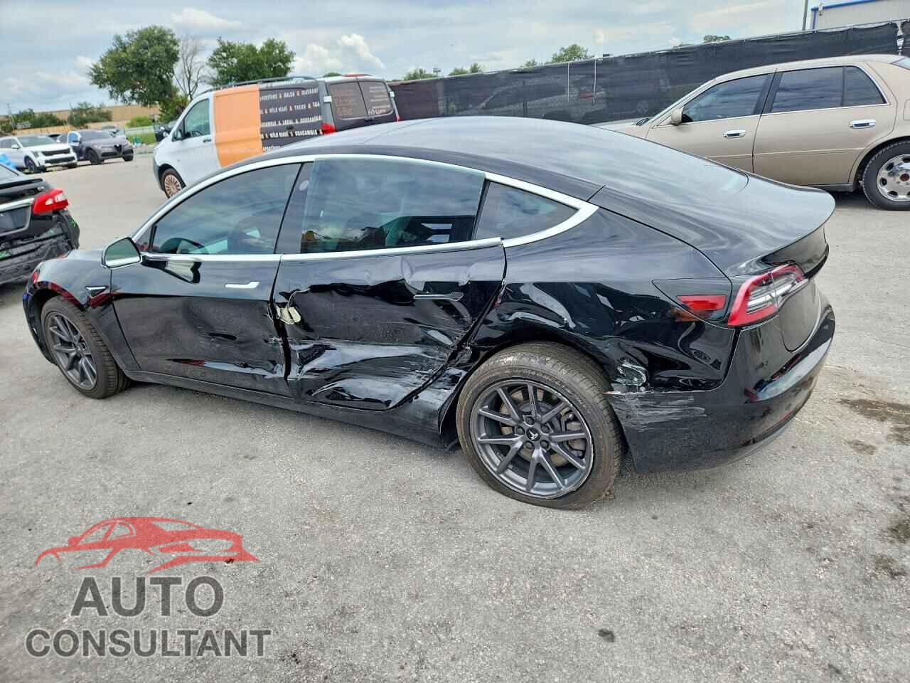 TESLA MODEL 3 2018 - 5YJ3E1EB0JF110676