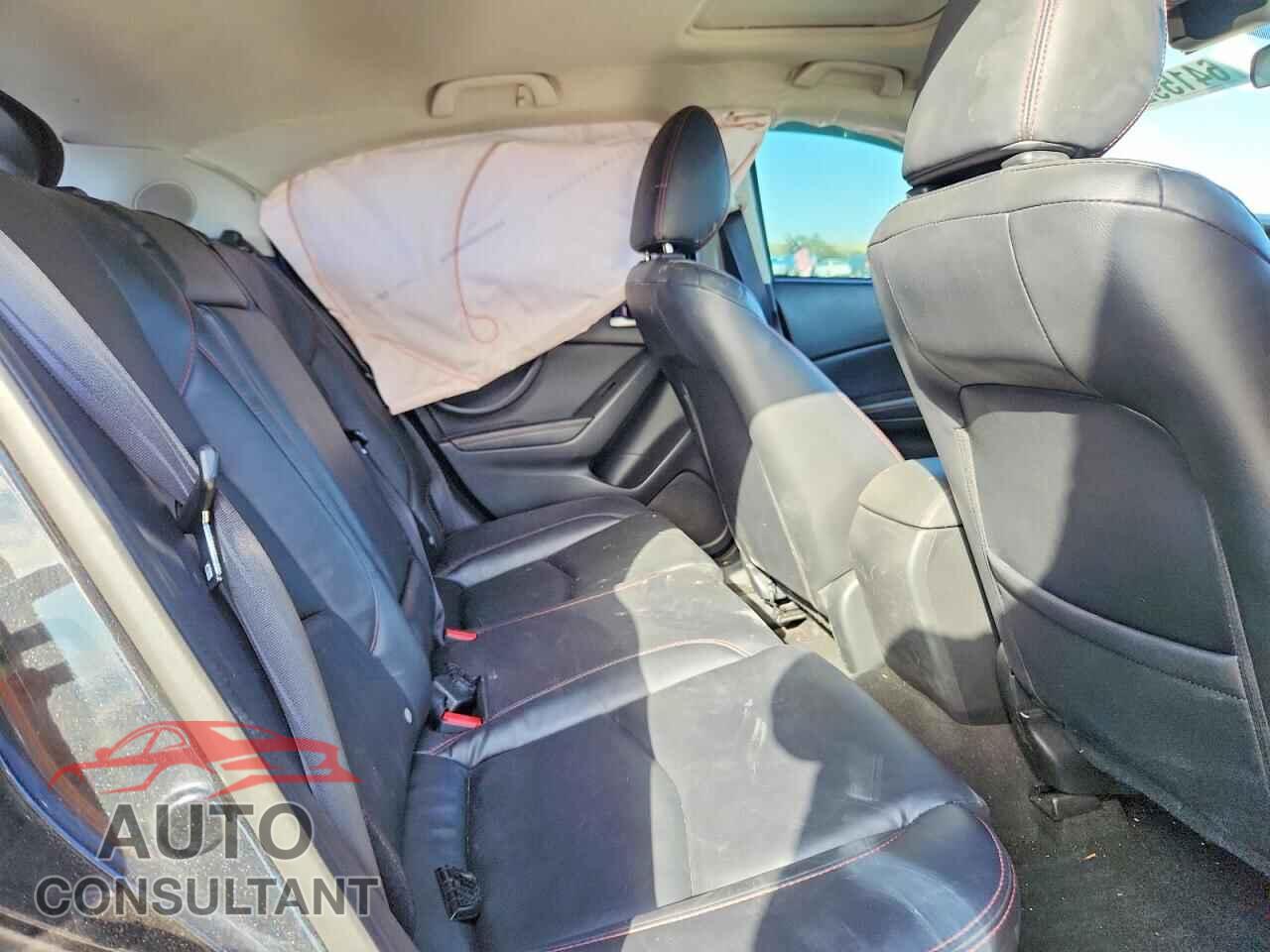 MAZDA 3 2015 - JM1BM1M78F1234058