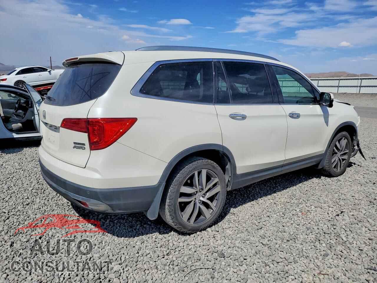 HONDA PILOT 2018 - 5FNYF6H96JB048841