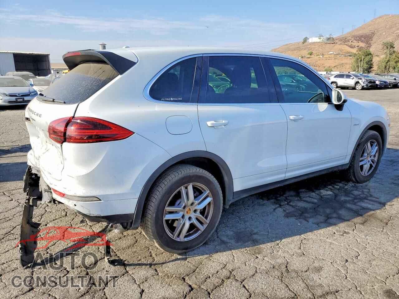 PORSCHE CAYENNE 2016 - WP1AF2A20GKA41613