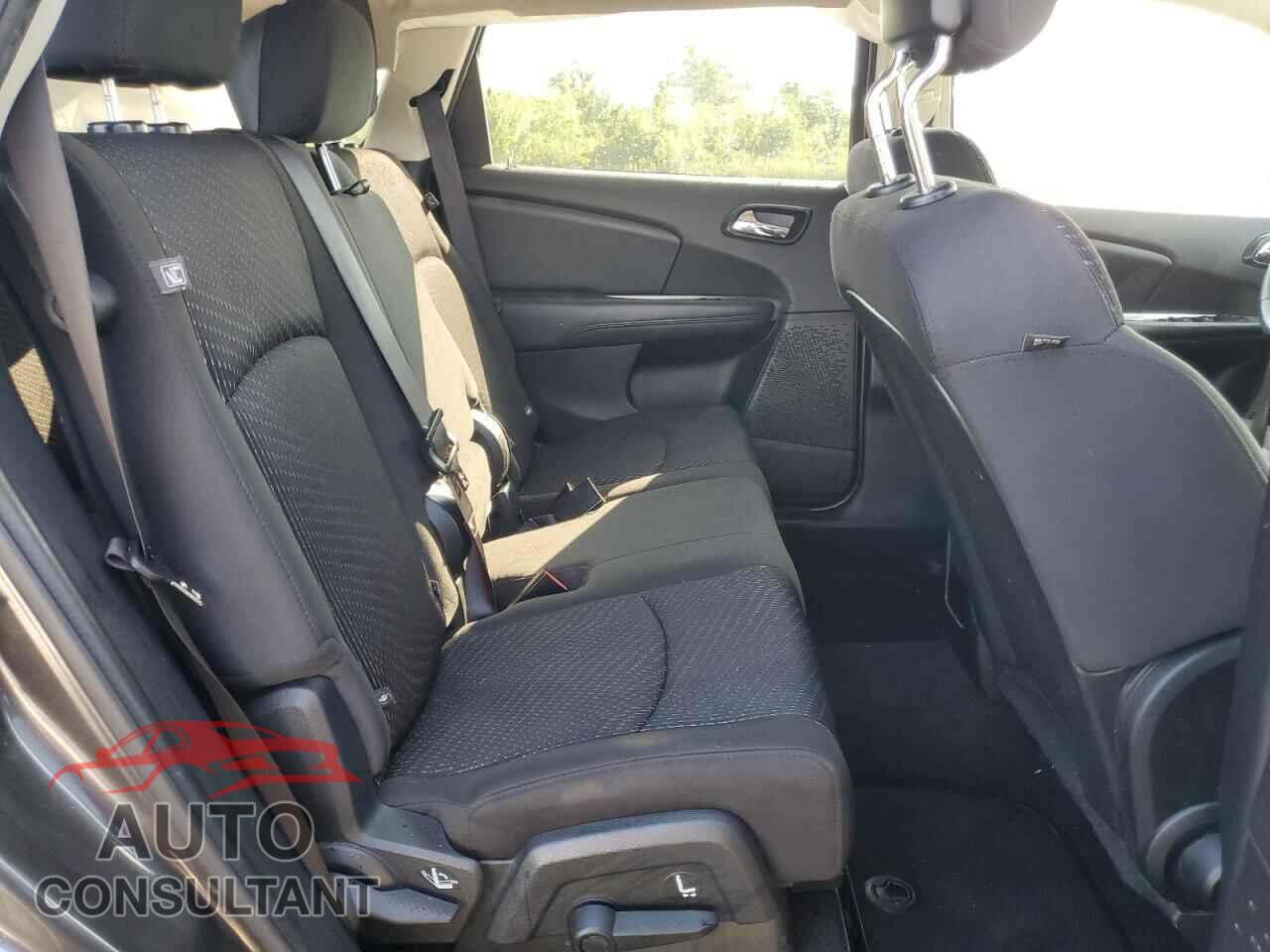 DODGE JOURNEY 2017 - 3C4PDCBB2HT582829