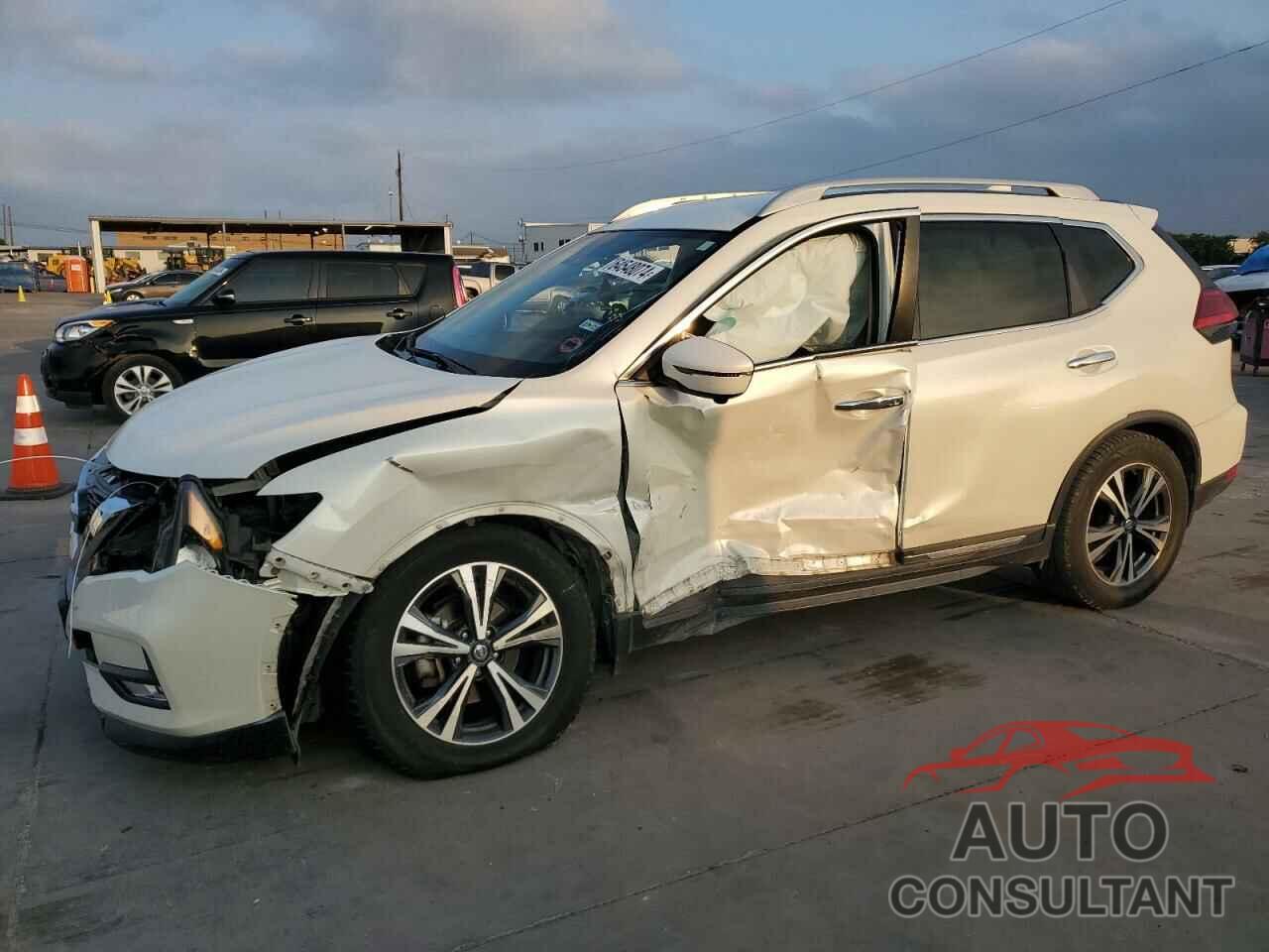 NISSAN ROGUE 2017 - 5N1AT2MT1HC799109