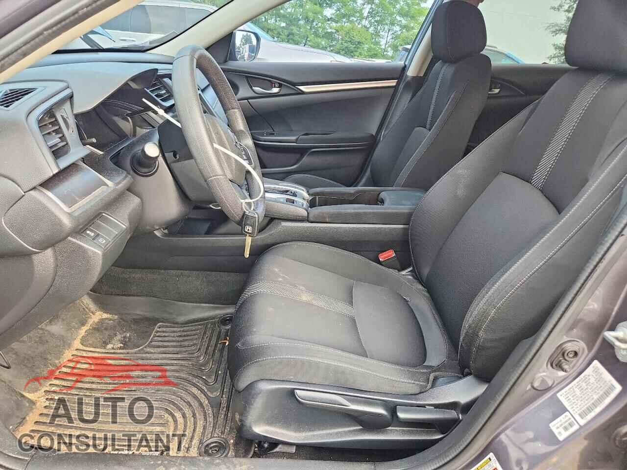HONDA CIVIC 2017 - 2HGFC2F52HH575385