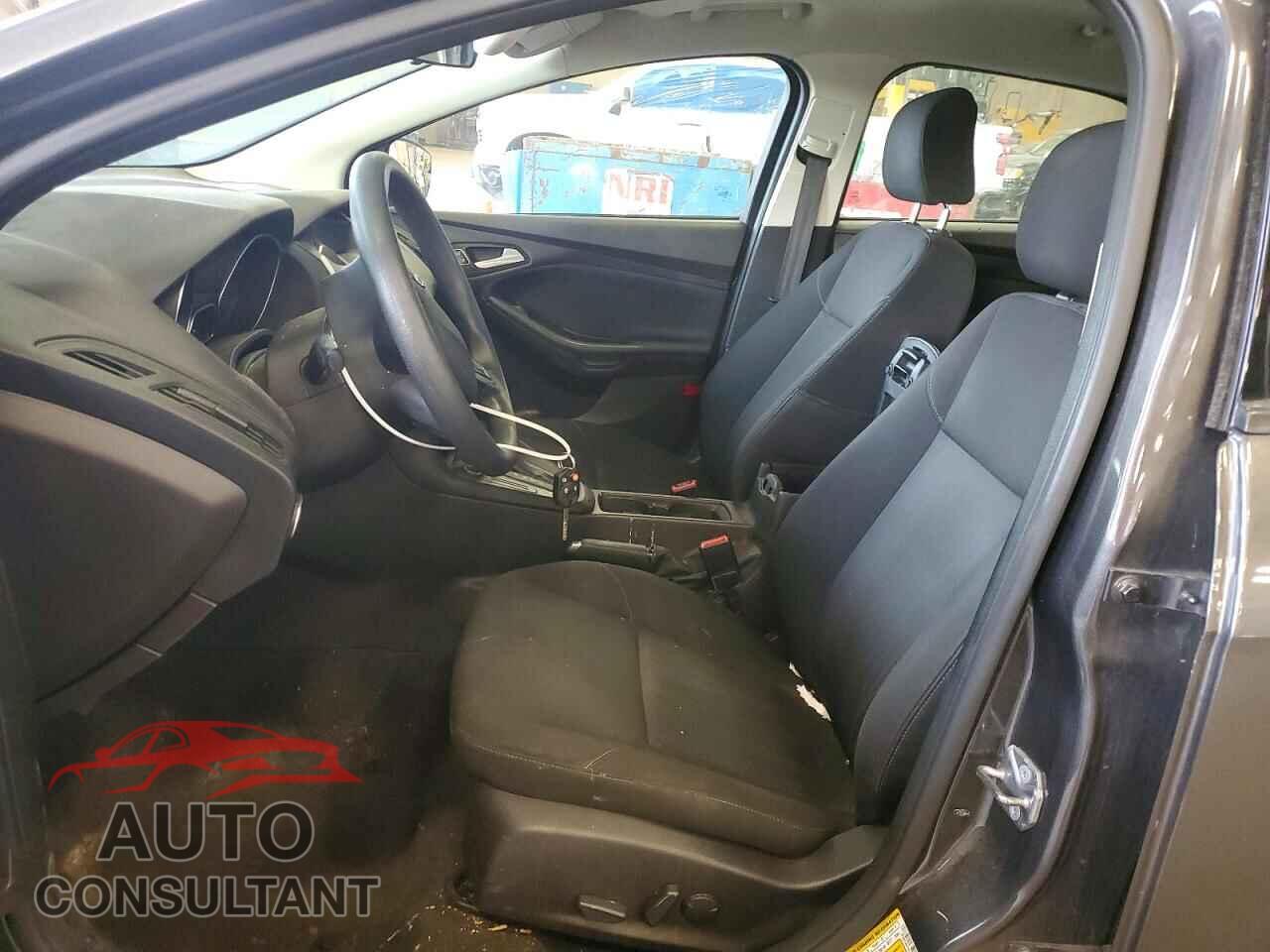 FORD FOCUS 2016 - 1FADP3K23GL212726