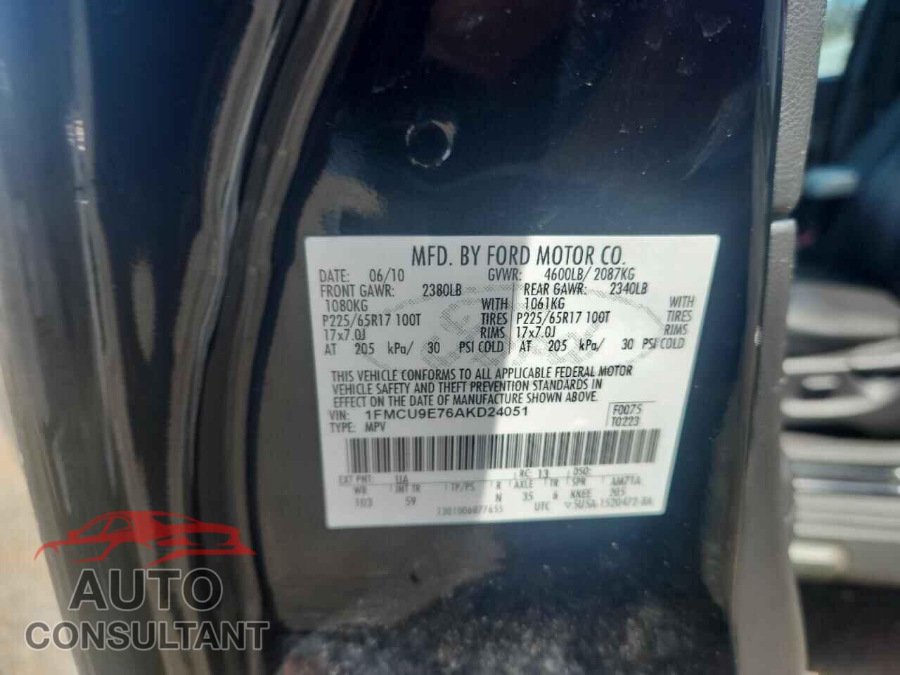 FORD ESCAPE 2010 - 1FMCU9E76AKD24051