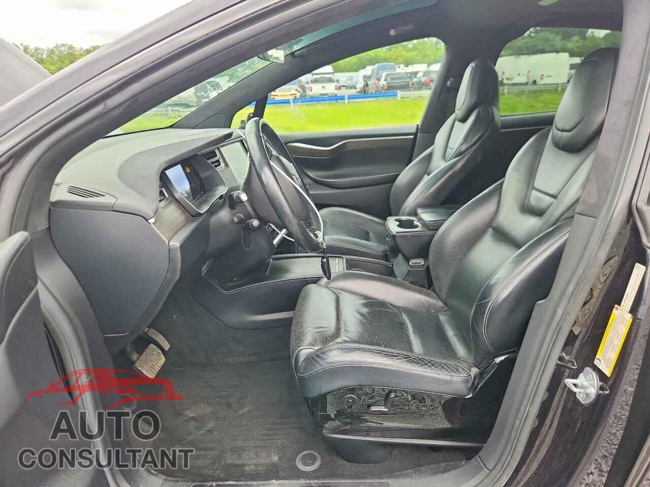 TESLA MODEL X 2016 - 5YJXCBE20GF003553