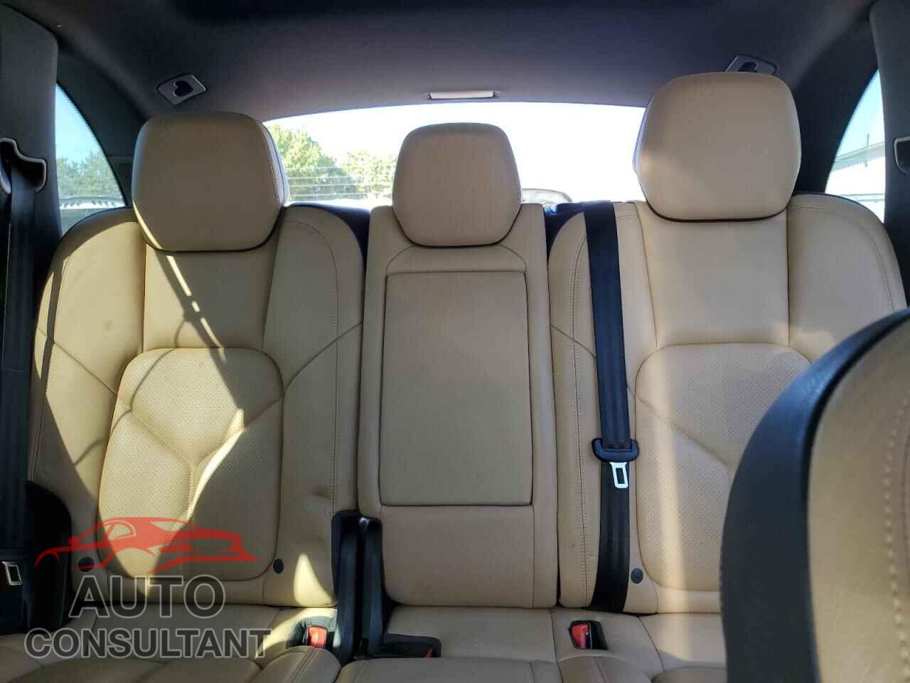 PORSCHE CAYENNE 2016 - WP1AA2A21GLA05762