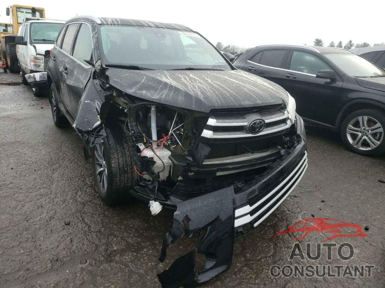 TOYOTA HIGHLANDER 2018 - 5TDJZRFH8JS523955