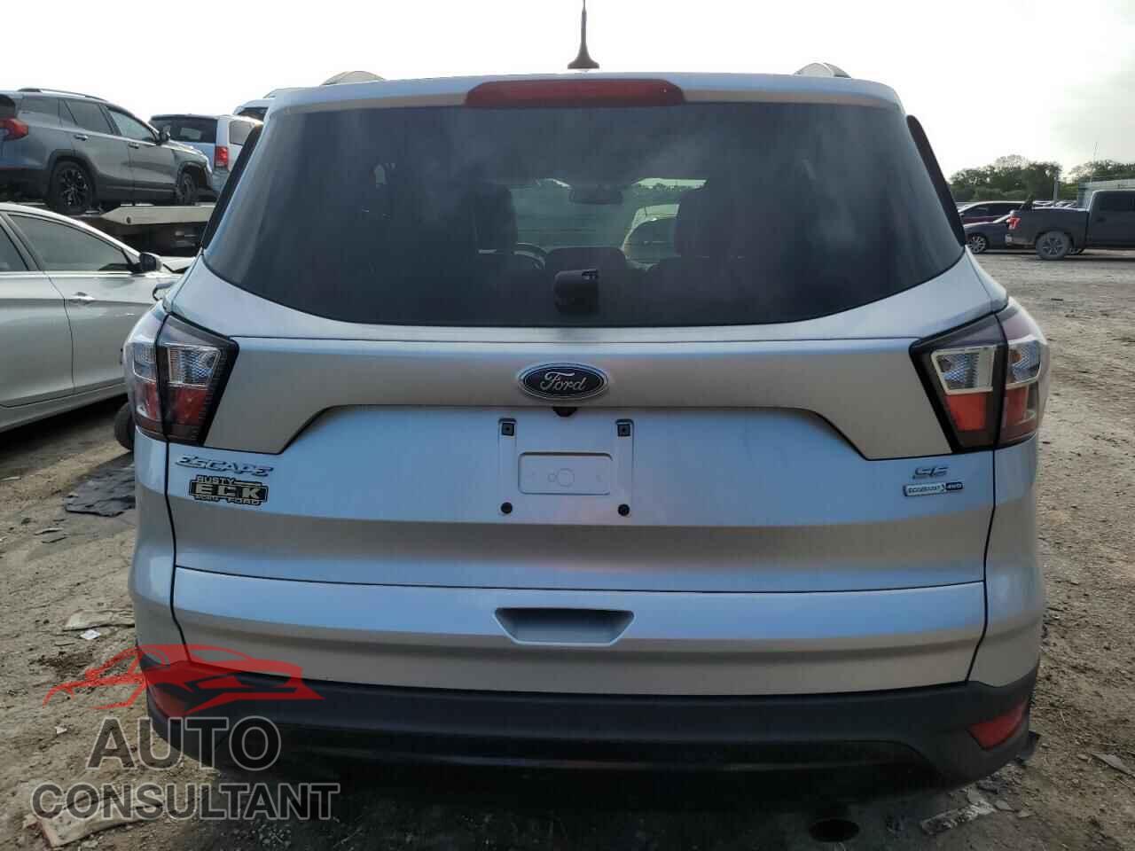 FORD ESCAPE 2018 - 1FMCU9GD5JUC07181