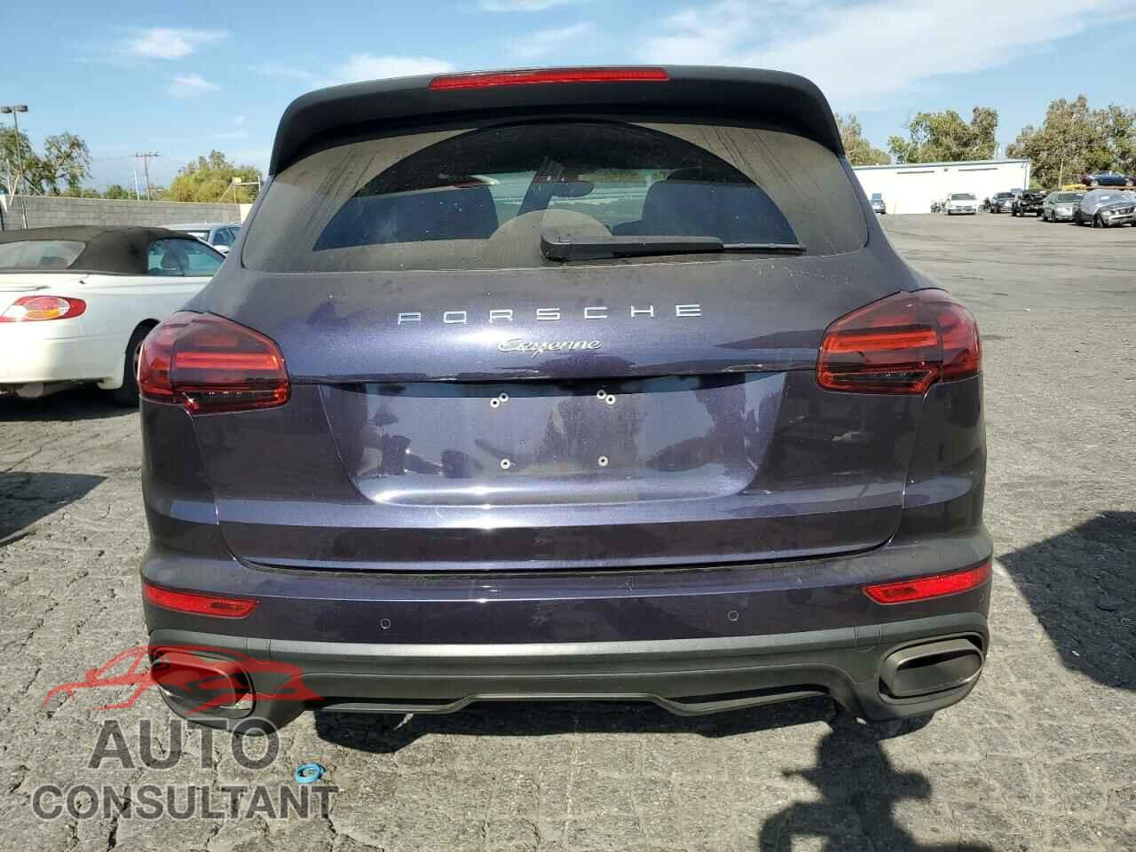 PORSCHE CAYENNE 2018 - WP1AA2A26JKA00330