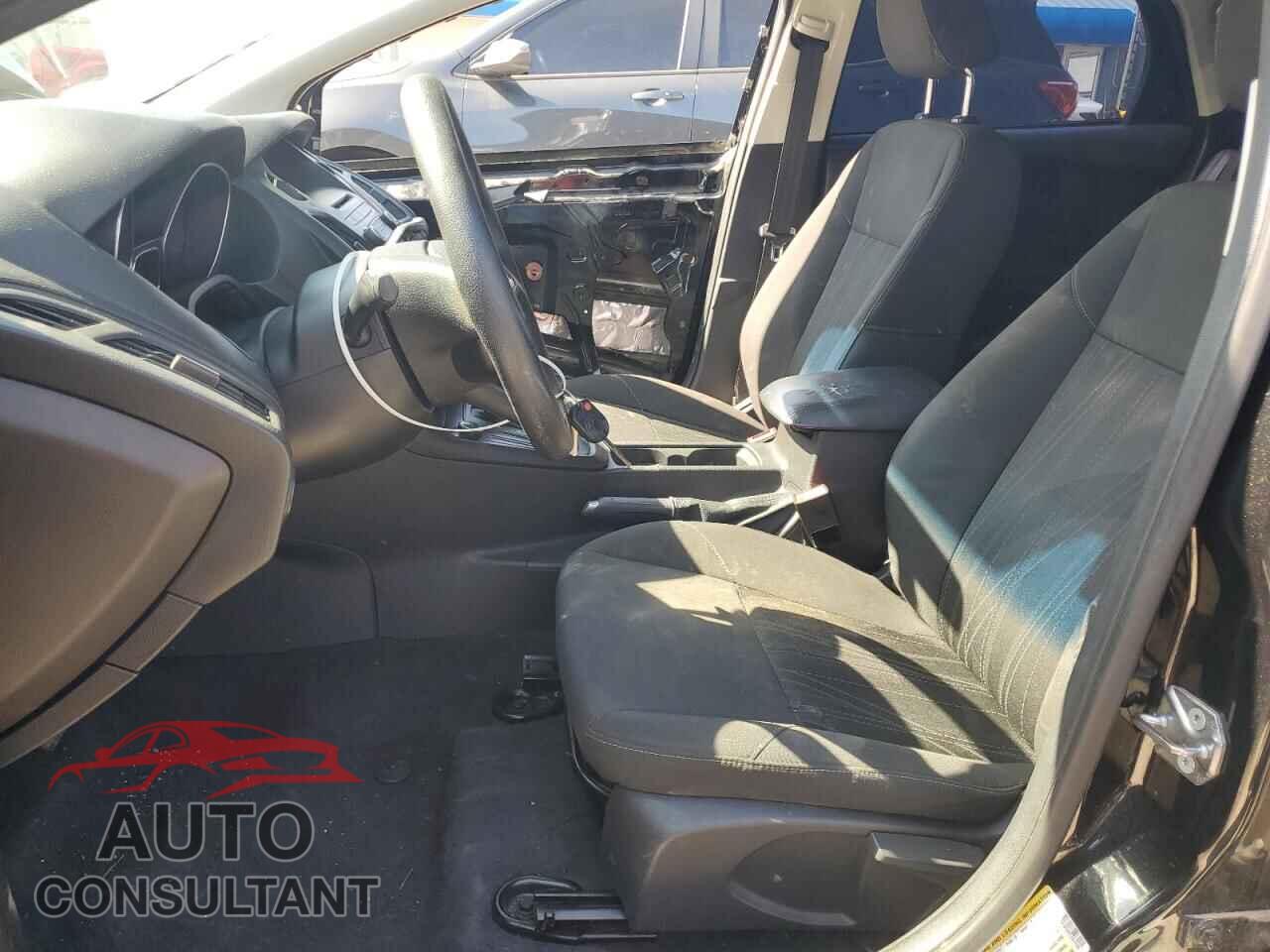 FORD FOCUS 2015 - 1FADP3F2XFL287500