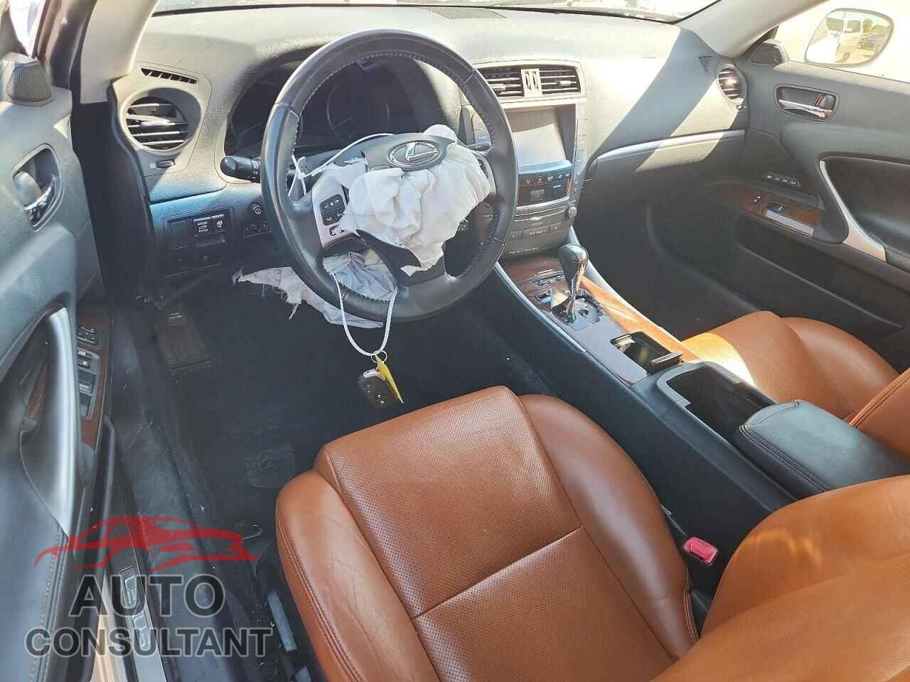 LEXUS IS 2013 - JTHFF2C29D2528761
