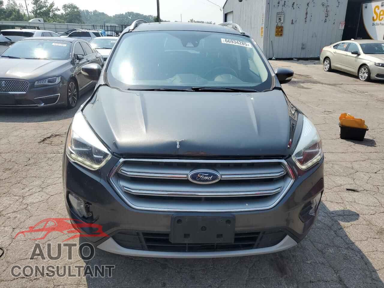 FORD ESCAPE 2017 - 1FMCU0J93HUE66519
