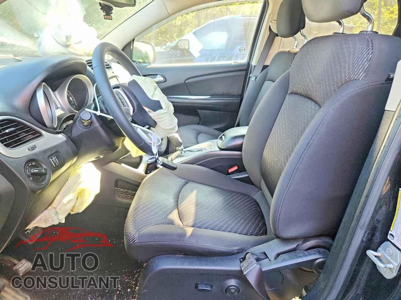 DODGE JOURNEY 2015 - 3C4PDCCB0FT600661