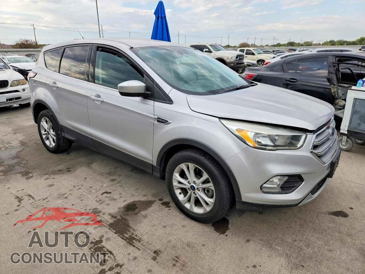 FORD ESCAPE 2017 - 1FMCU0G90HUD44708