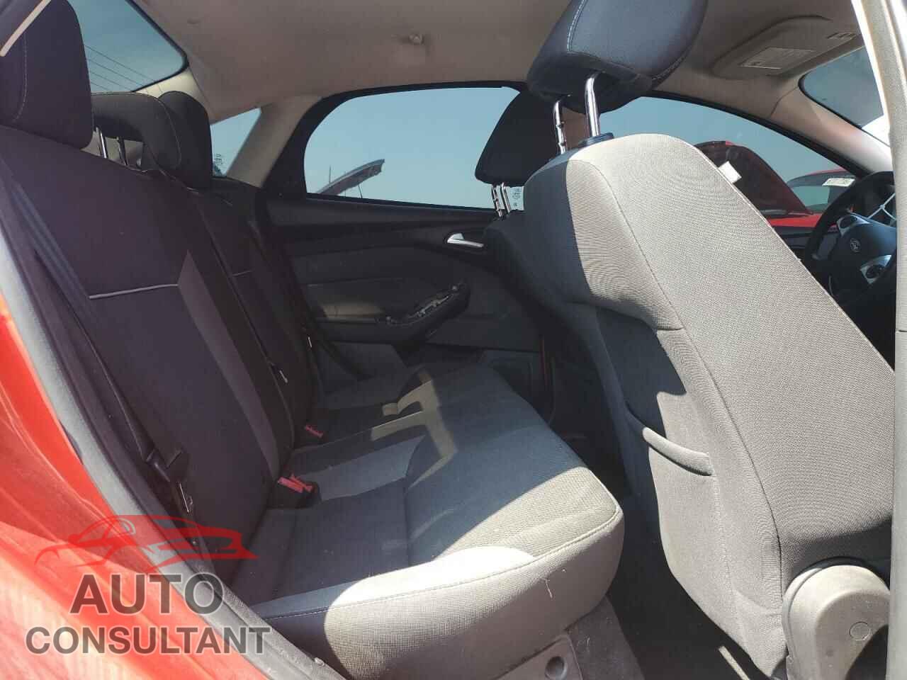 FORD FOCUS 2014 - 1FADP3F29EL206680