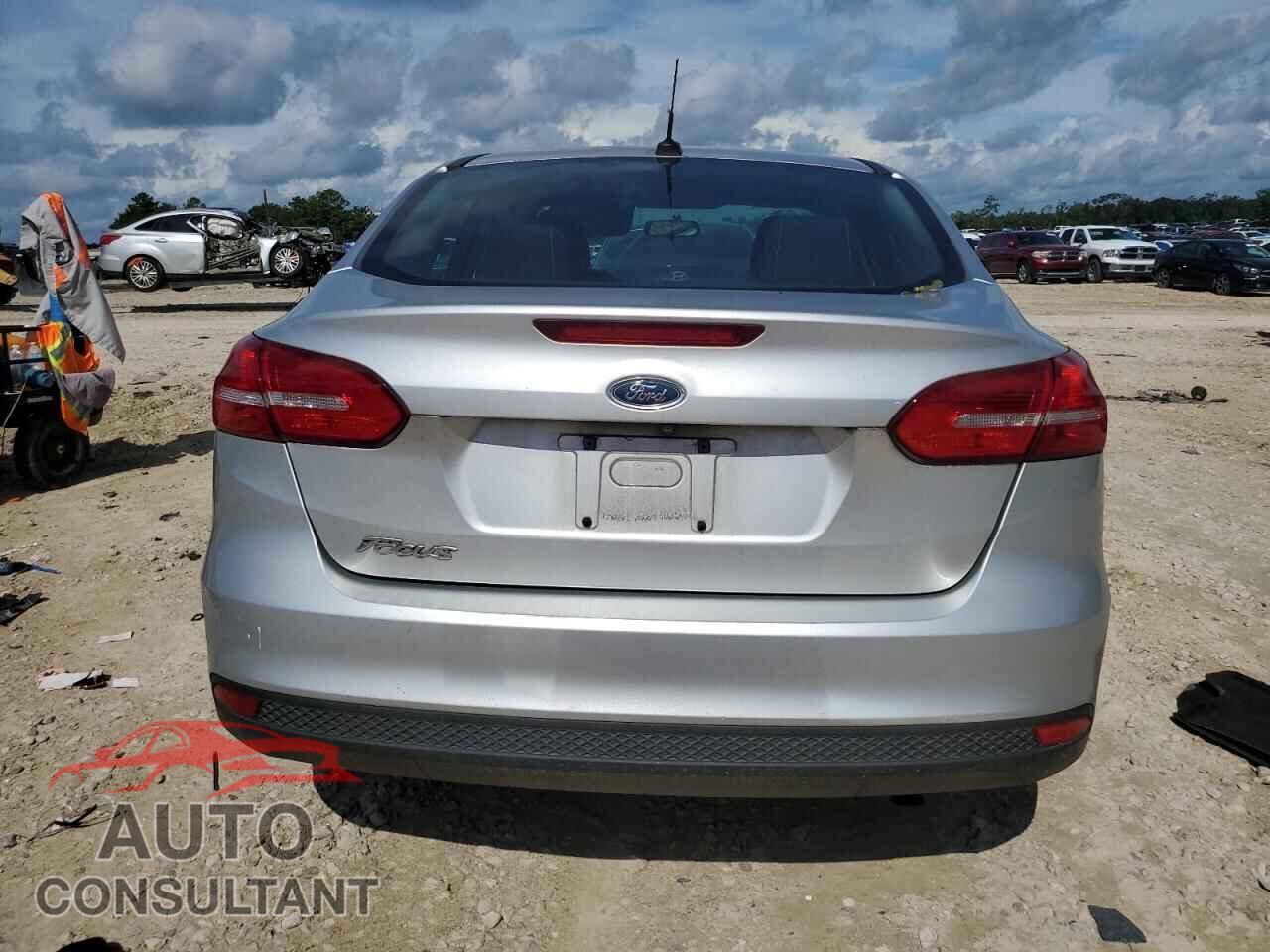 FORD FOCUS 2017 - 1FADP3E21HL302180