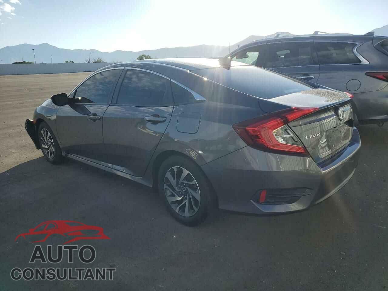 HONDA CIVIC 2018 - 2HGFC2F73JH571210