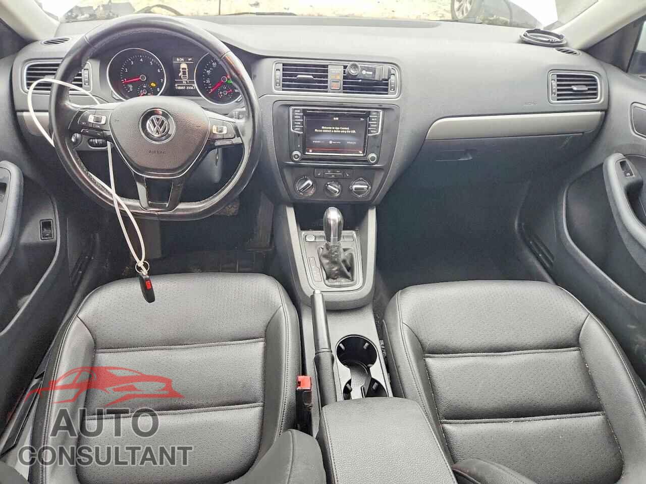 VOLKSWAGEN JETTA 2017 - 3VWDB7AJ1HM338542