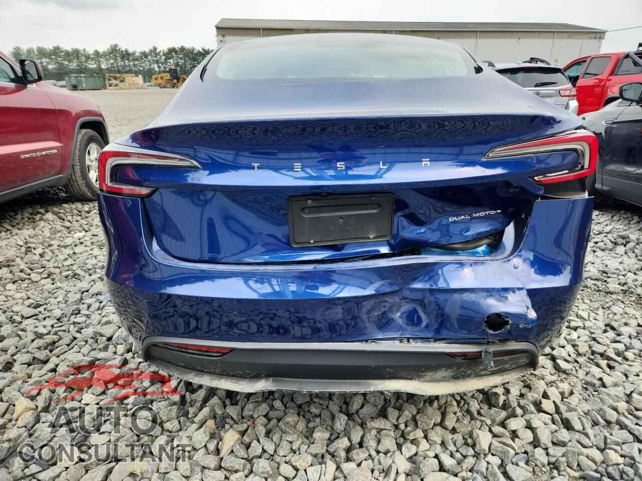 TESLA MODEL 3 2025 - 5YJ3E1EB8SF882845