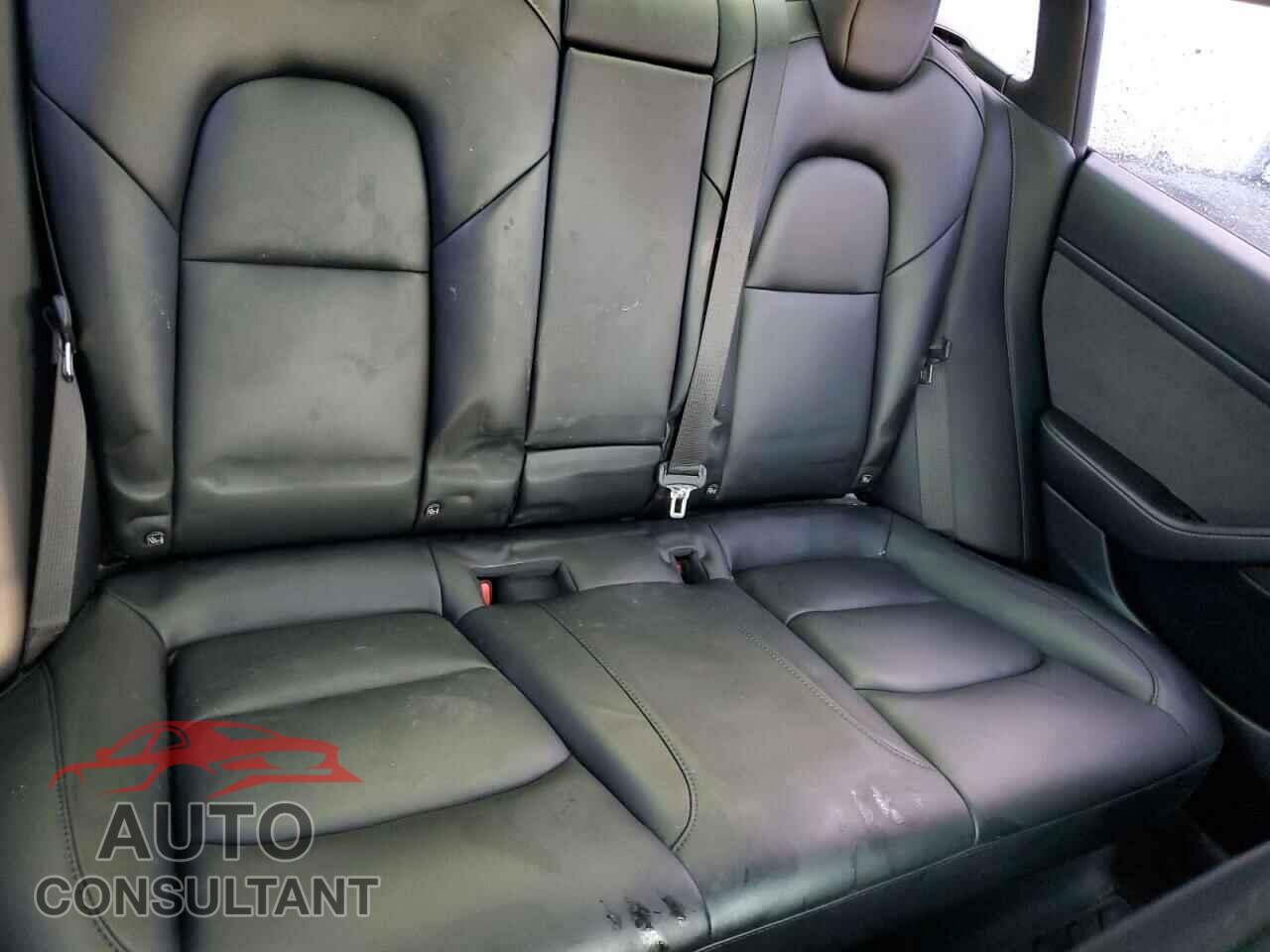 TESLA MODEL 3 2021 - 5YJ3E1EA2MF094573