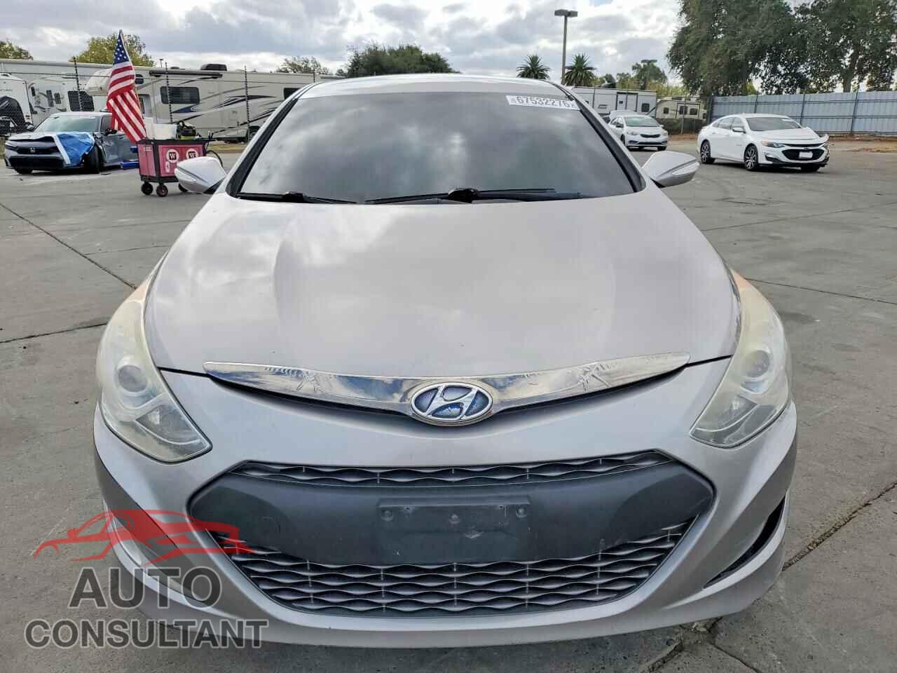 HYUNDAI SONATA 2012 - KMHEC4A48CA031657