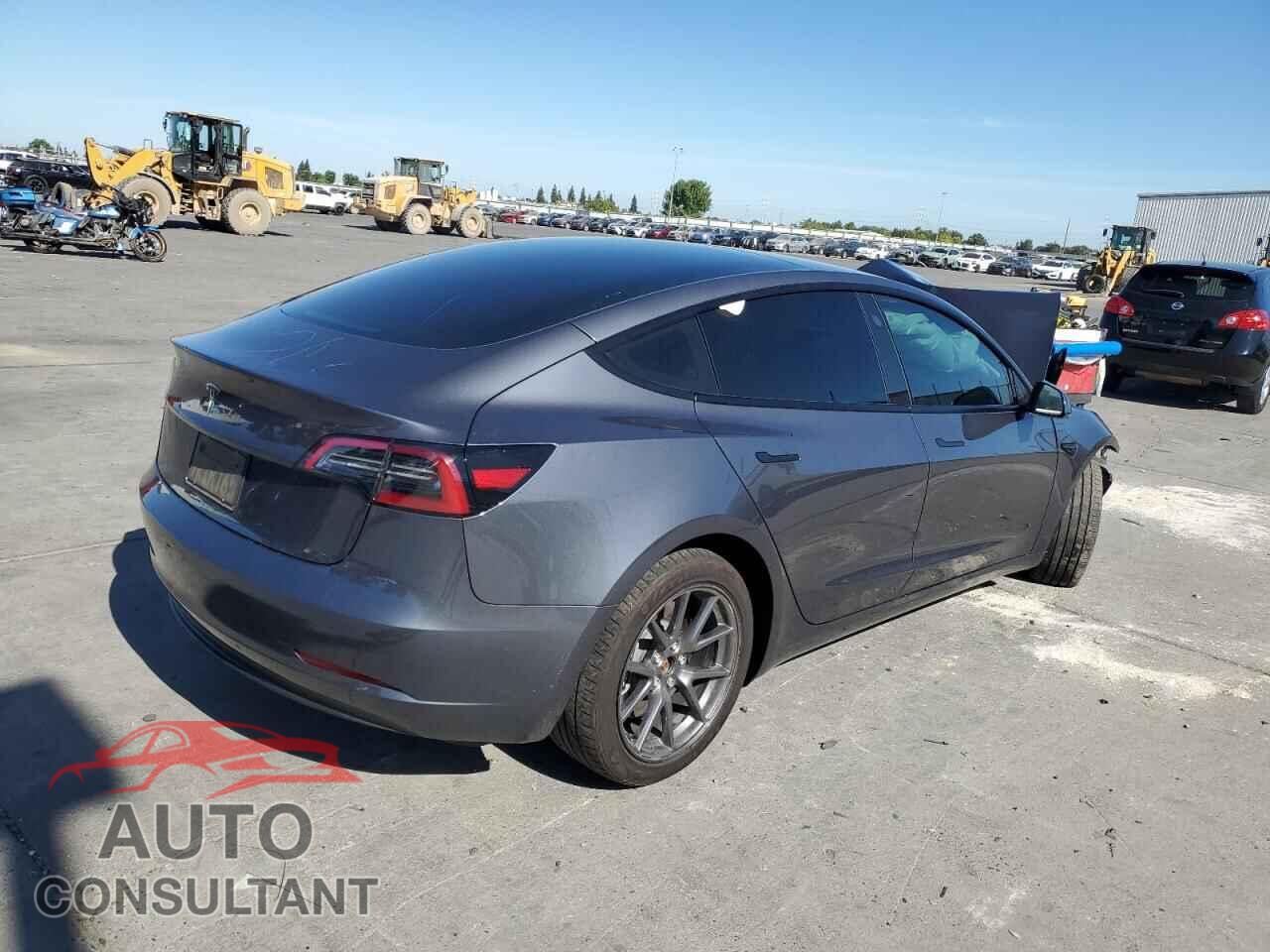 TESLA MODEL 3 2023 - 5YJ3E1EA5PF706477