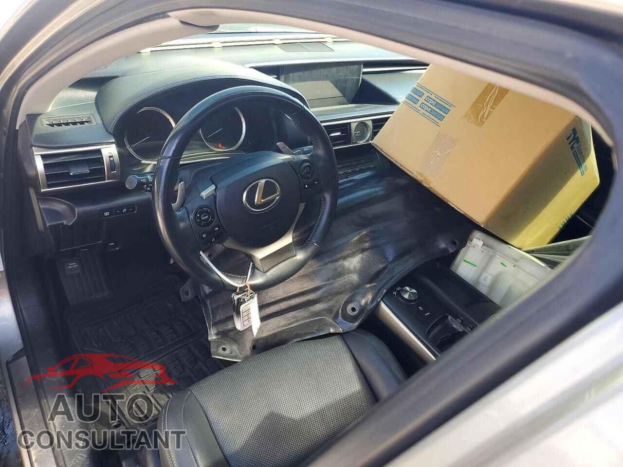 LEXUS IS 2015 - JTHCF1D24F5018122