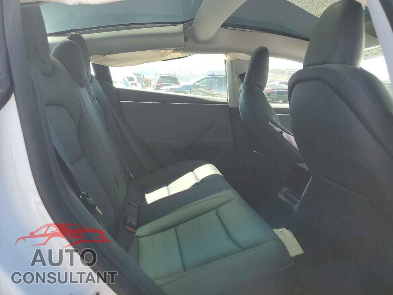 TESLA MODEL 3 2024 - 5YJ3E1EA2RF828426