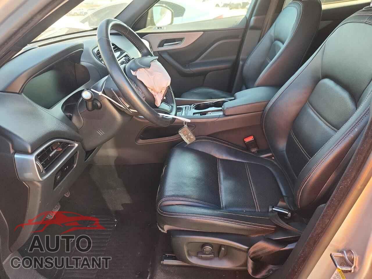 JAGUAR F-PACE 2017 - SADCK2BV6HA897363