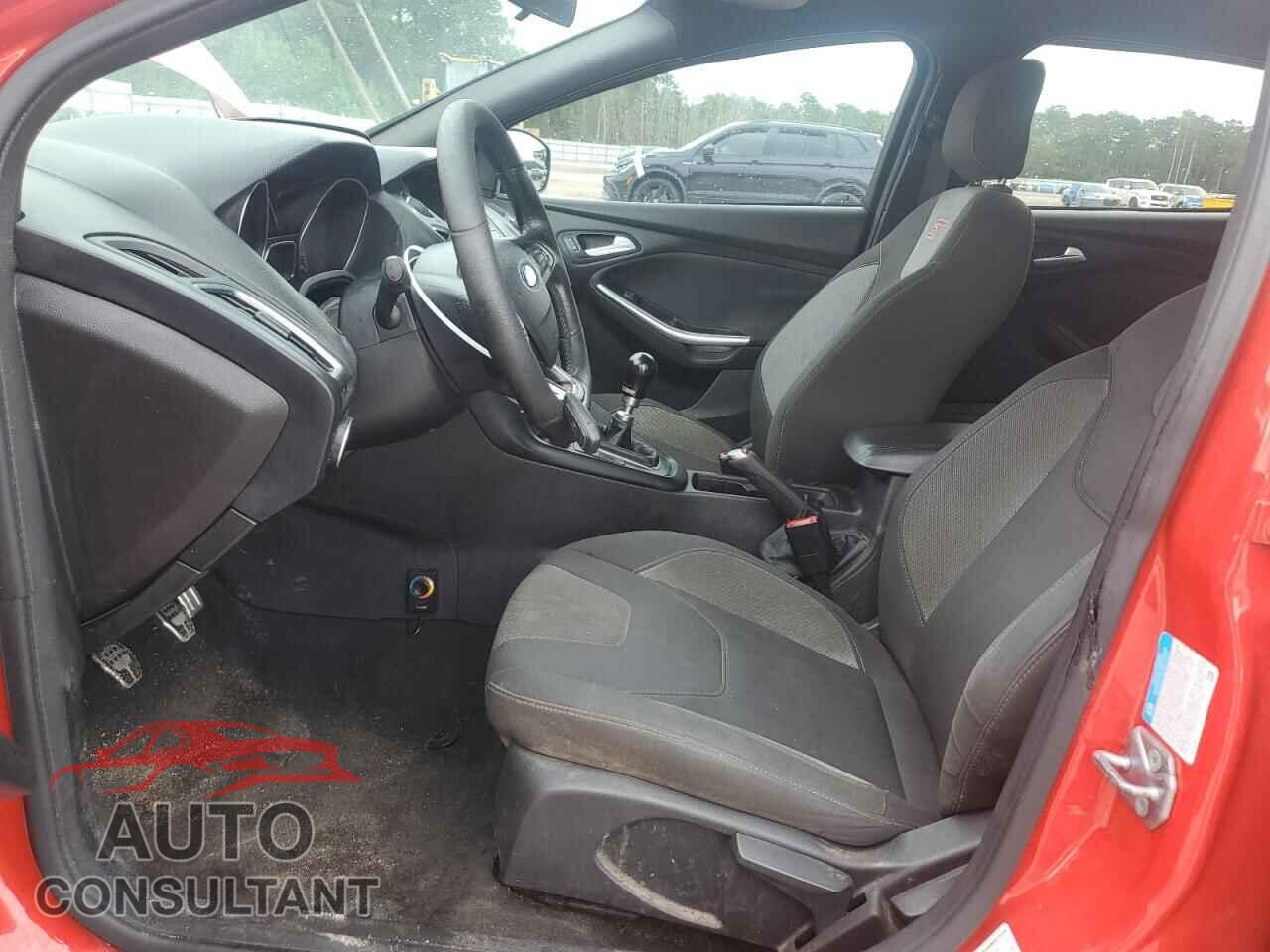 FORD FOCUS 2017 - 1FADP3L90HL228105