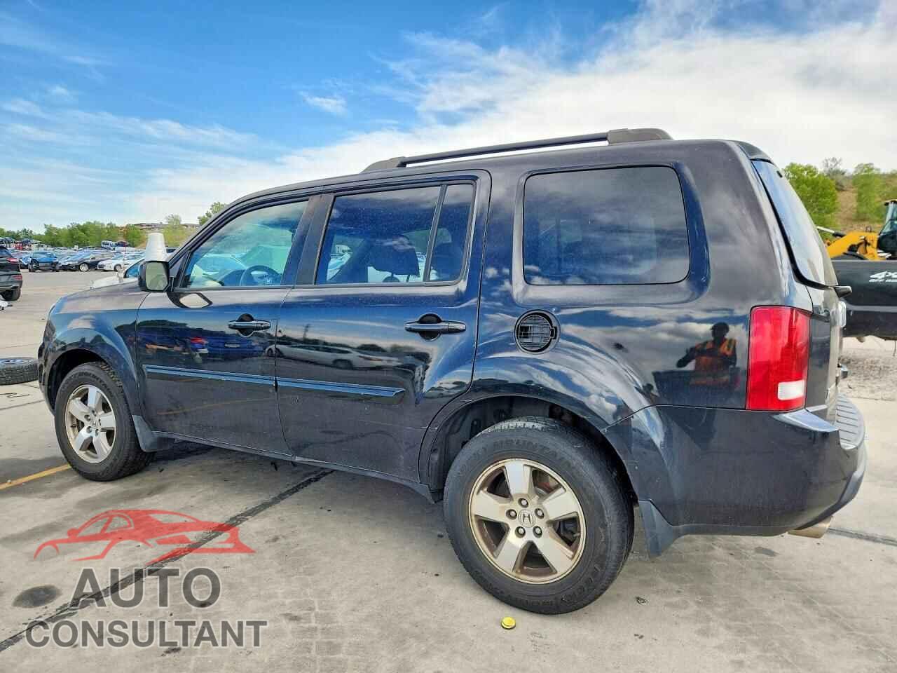 HONDA PILOT 2011 - 5FNYF4H5XBB035304