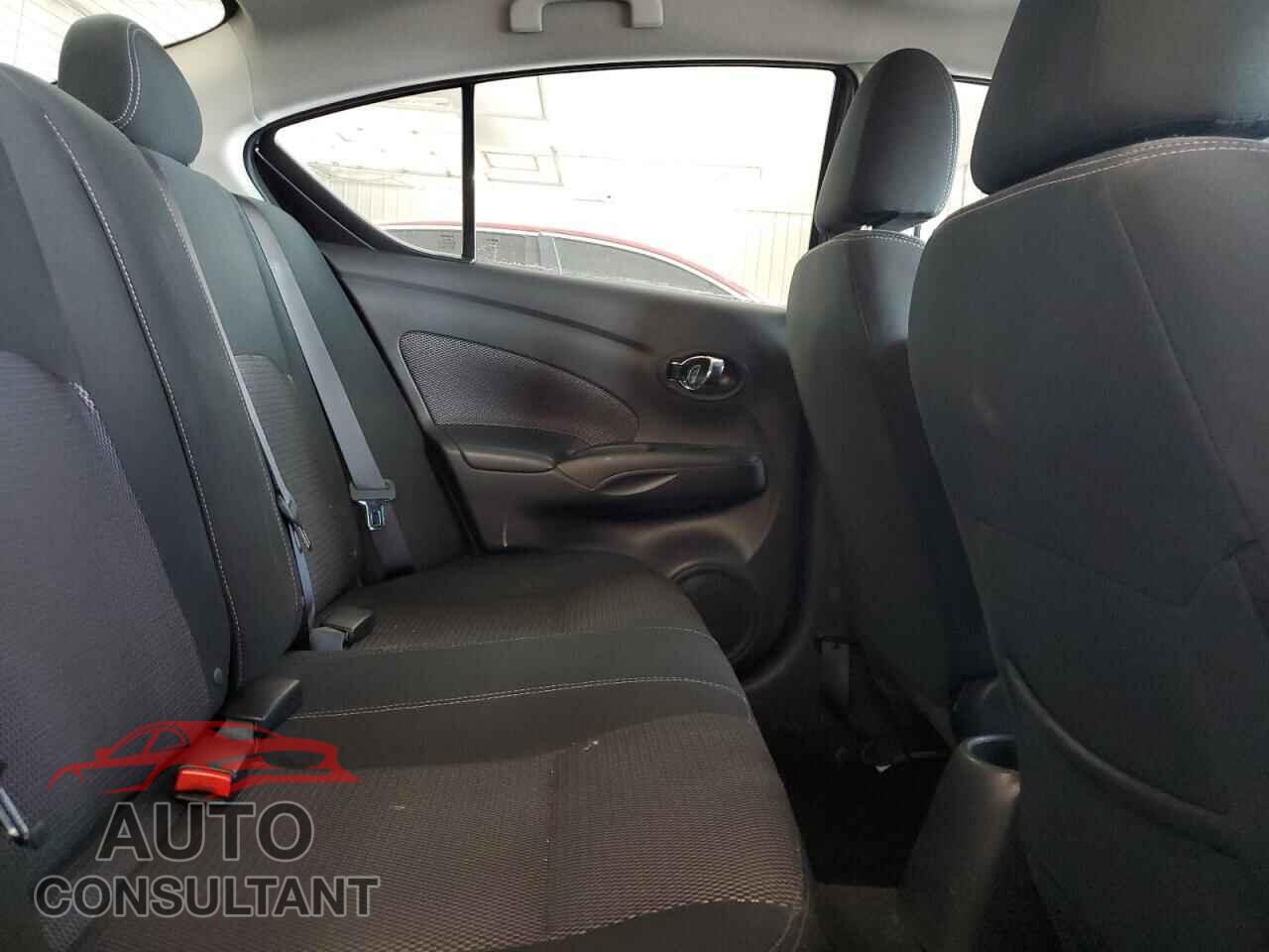 NISSAN VERSA 2017 - 3N1CN7AP4HL855756