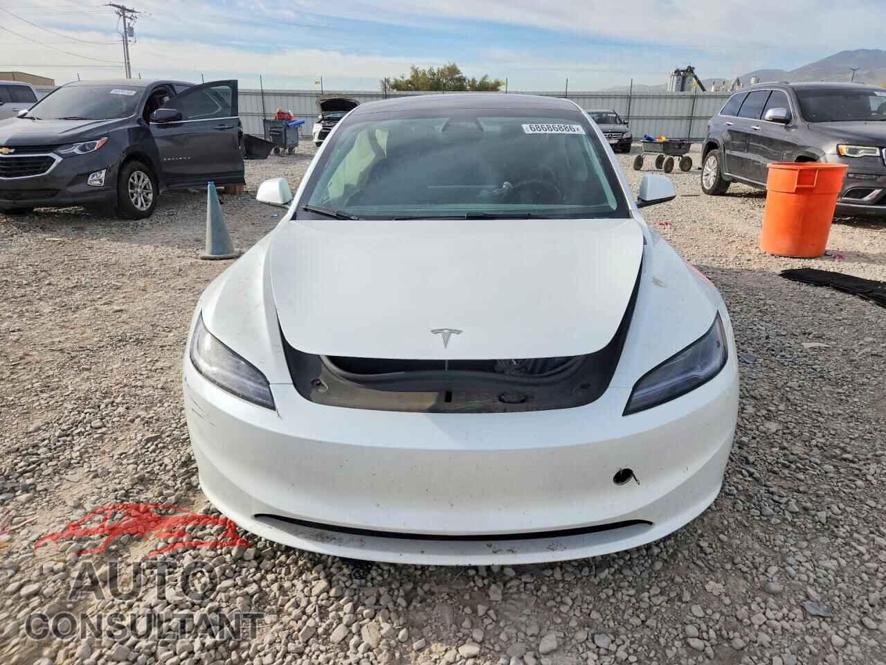 TESLA MODEL 3 2024 - 5YJ3E1EA0RF833835