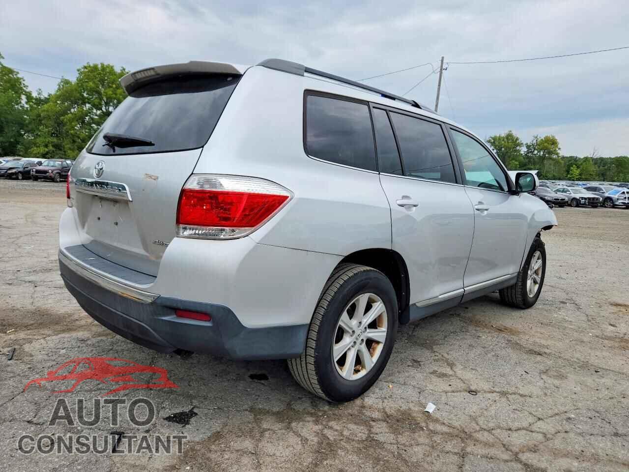 TOYOTA HIGHLANDER 2012 - 5TDBK3EH1CS163065