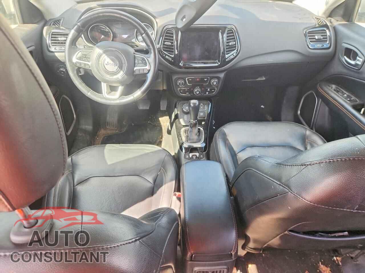 JEEP COMPASS 2018 - 3C4NJDCB3JT222110