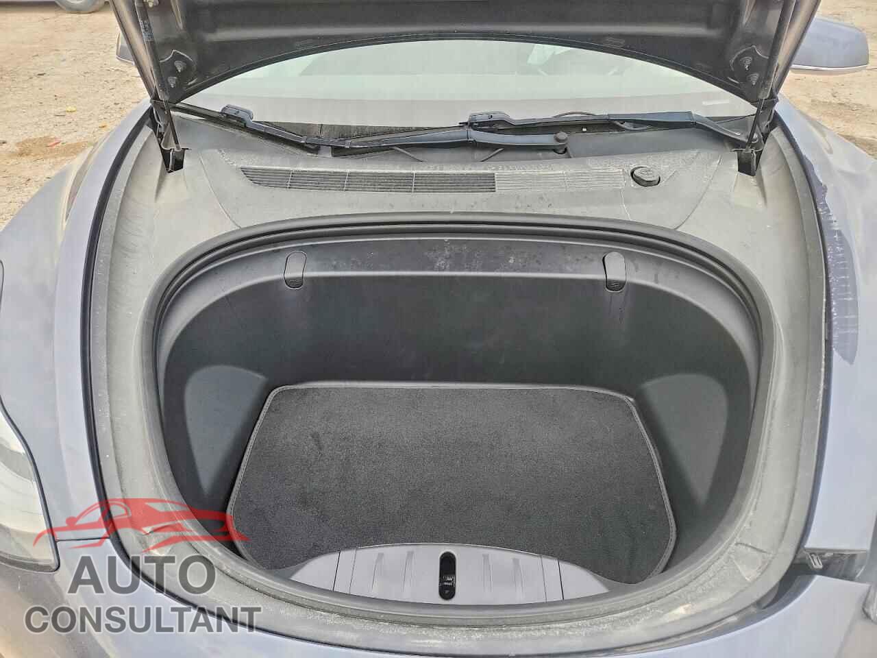 TESLA MODEL 3 2018 - 5YJ3E1EB5JF186944