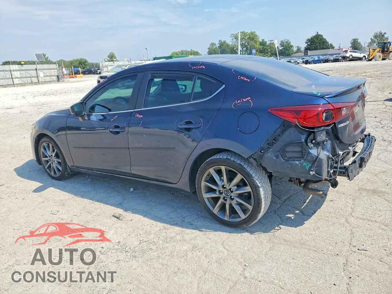 MAZDA 3 2018 - 3MZBN1V37JM164909