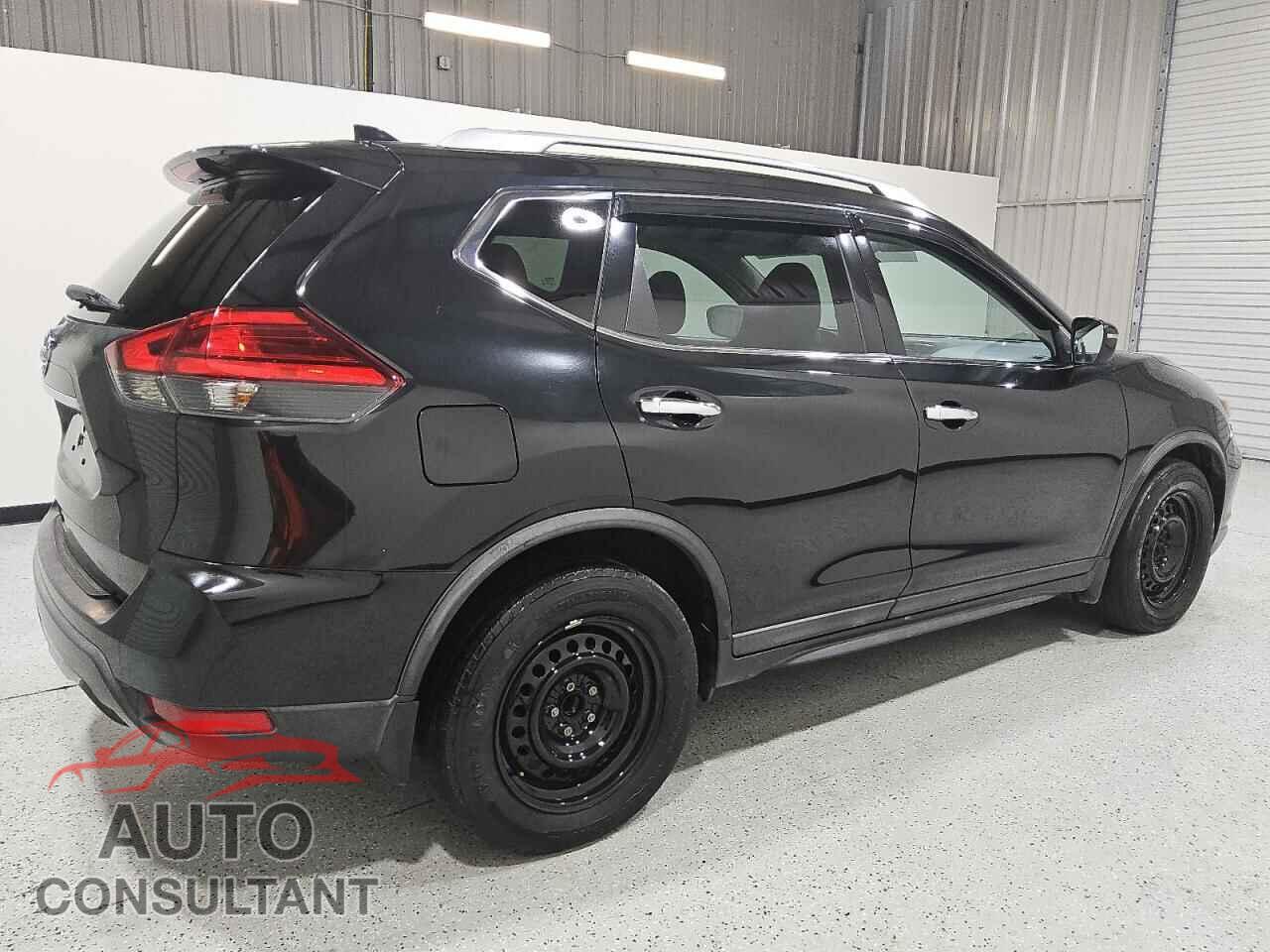 NISSAN ROGUE 2017 - KNMAT2MT2HP531201