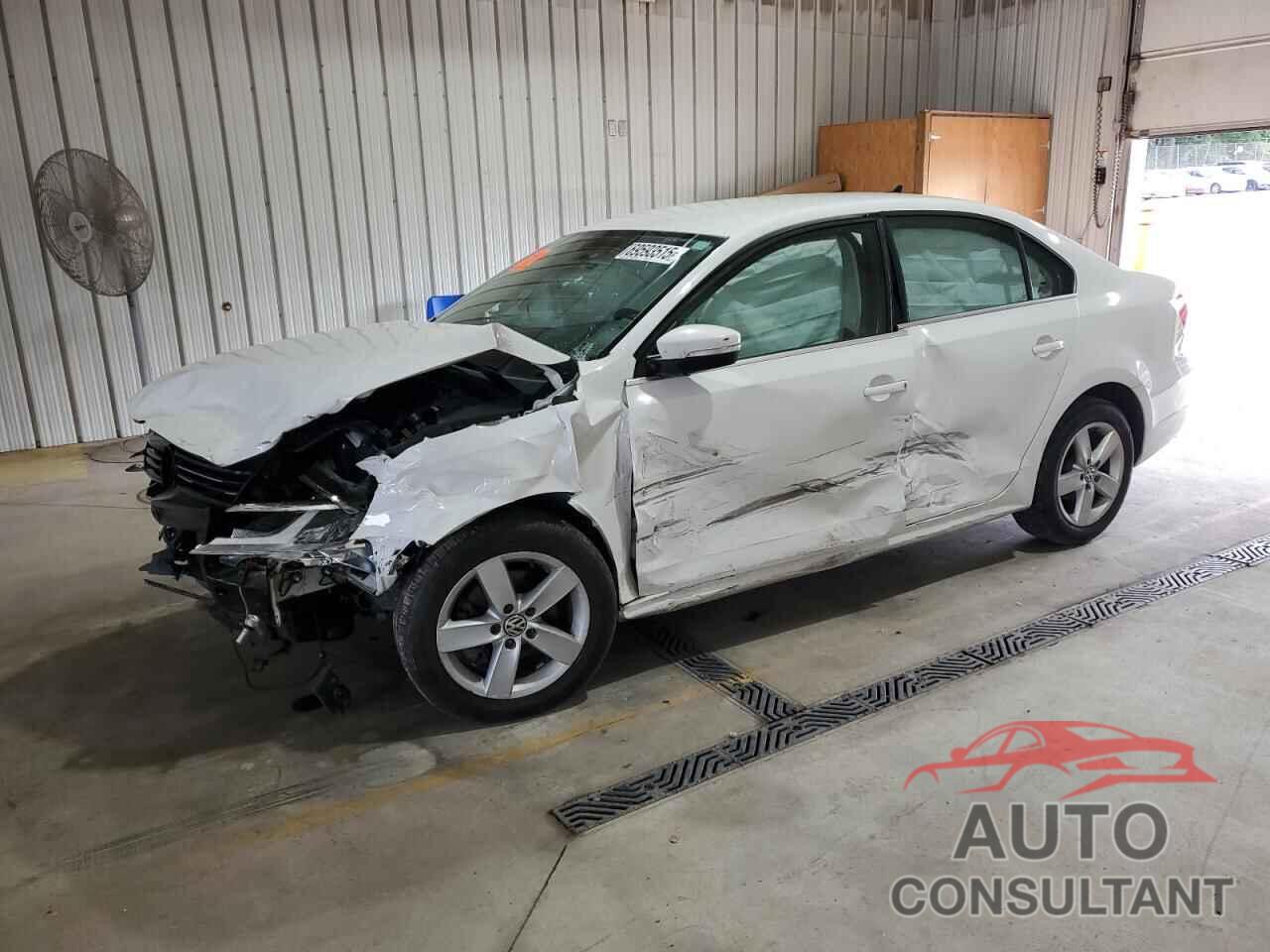 VOLKSWAGEN JETTA 2014 - 3VW3L7AJ4EM384130