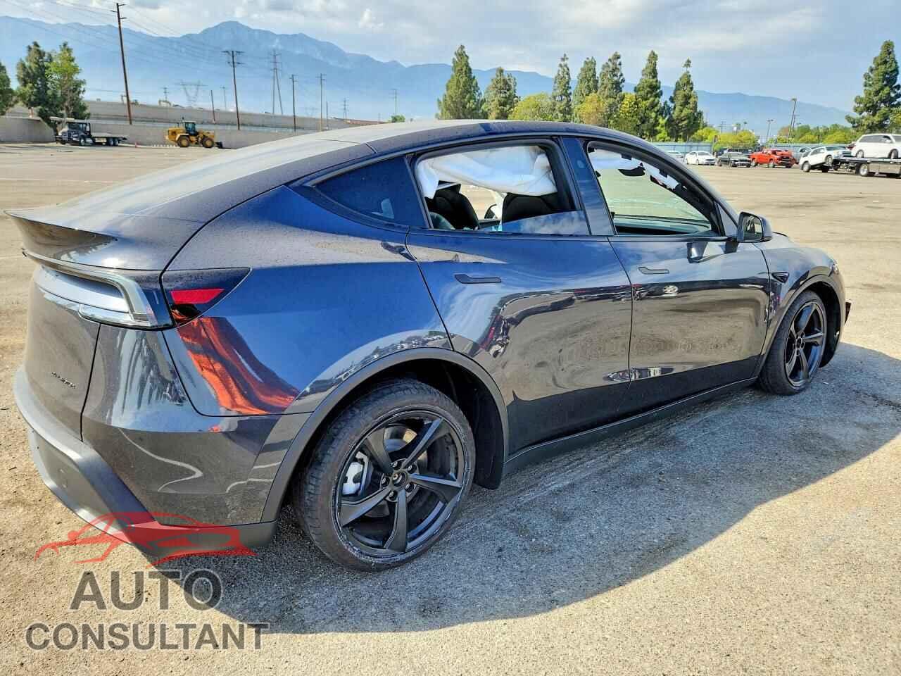 TESLA MODEL Y 2026 - 7SAYGAEE9TF580852