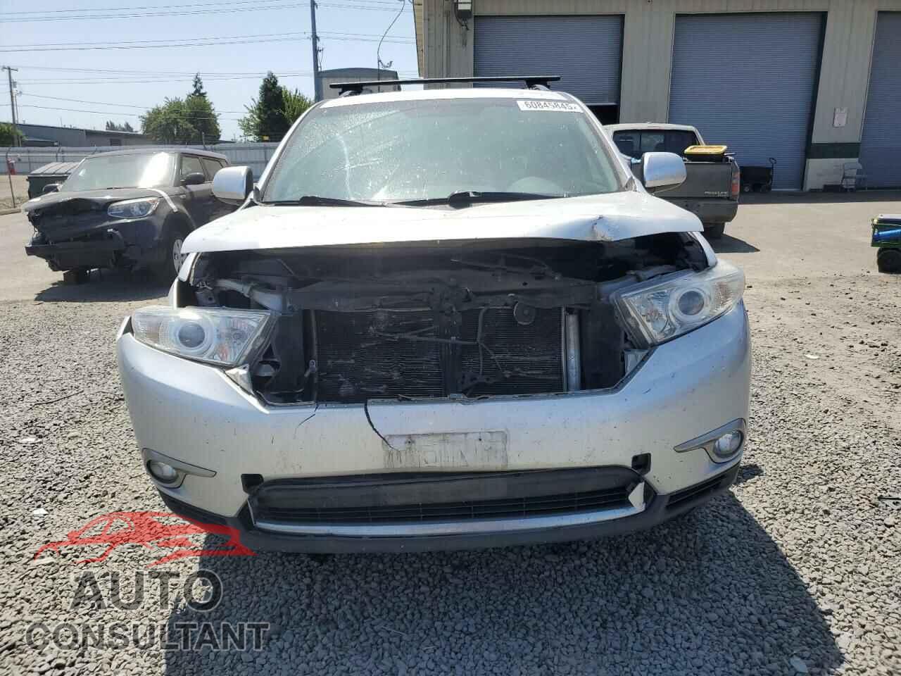 TOYOTA HIGHLANDER 2013 - 5TDBK3EH8DS217740