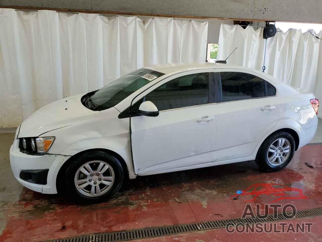 CHEVROLET SONIC 2016 - 1G1JC5SH1G4175476