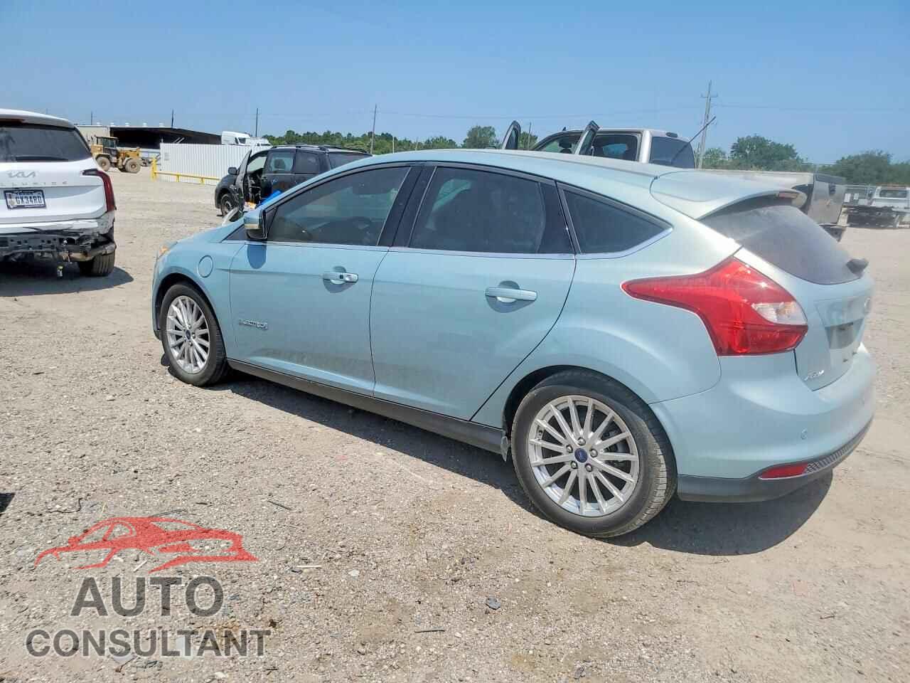 FORD FOCUS 2013 - 1FADP3R46DL313083