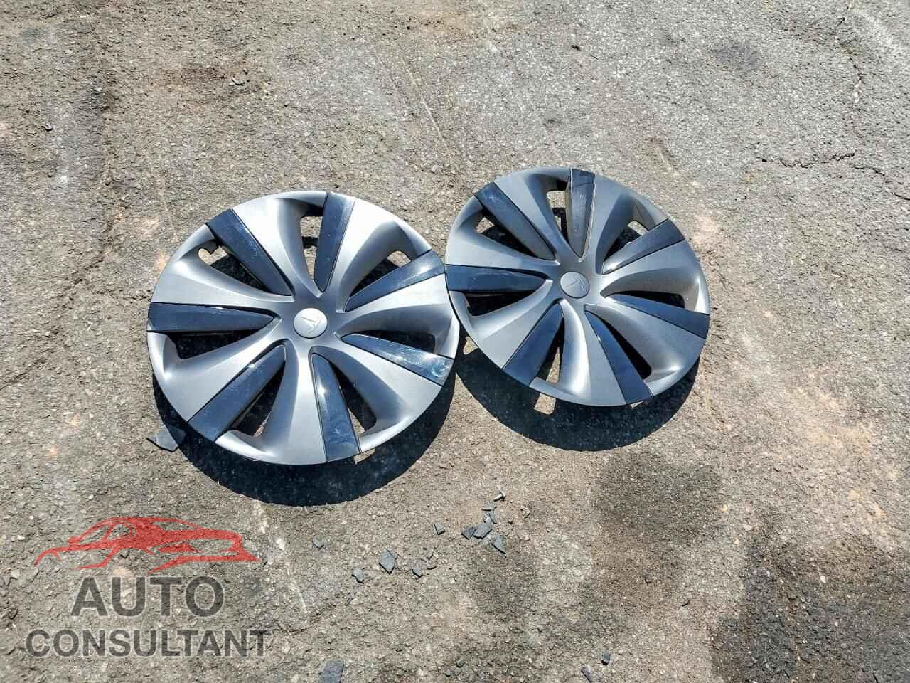 TESLA MODEL S 2022 - 5YJSA1E55NF491660