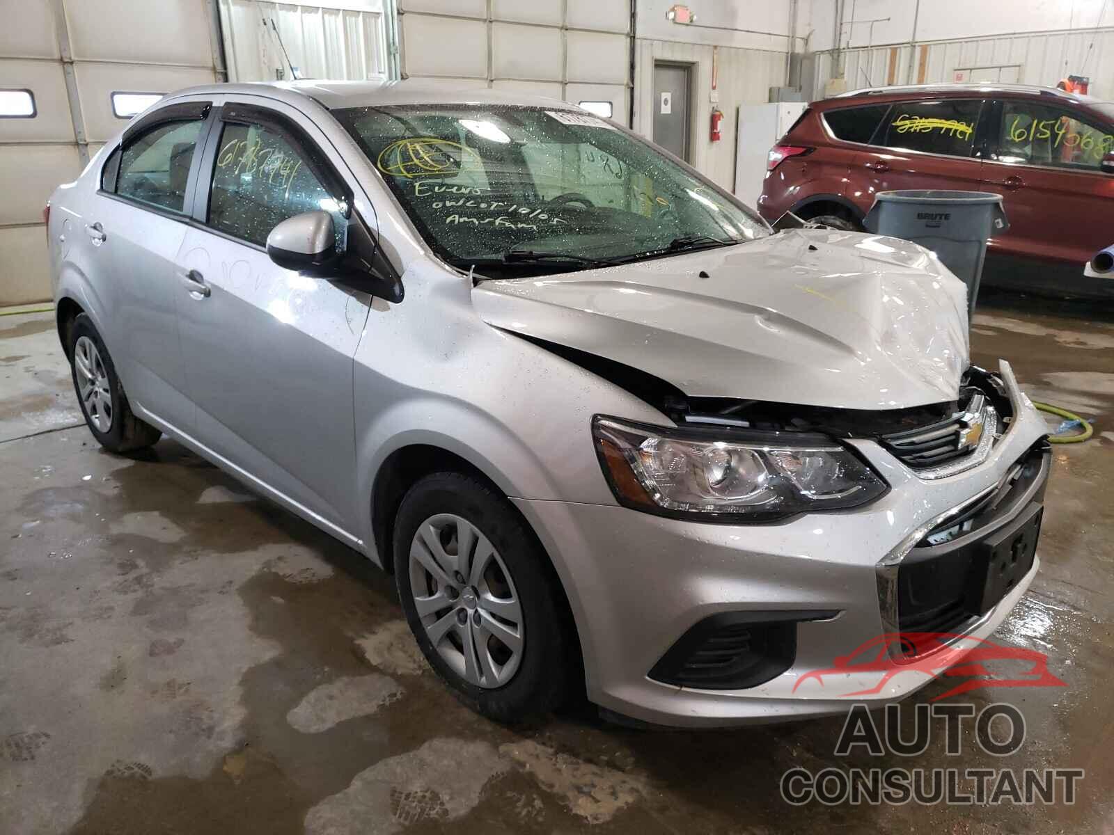 CHEVROLET SONIC 2018 - 1G1JA5SH4J4106844